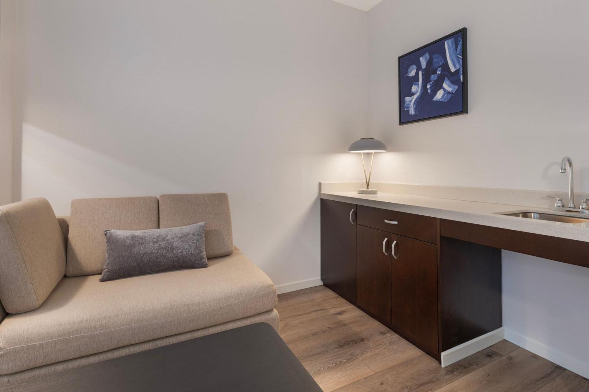 Courtyard By Marriott New York Manhattan / Soho Экстерьер фото